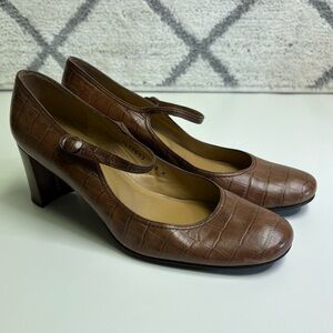 Stuart Weitzman Women’s 9 Brown Alligator Mary Jane Block Heel Faux Button Shoes